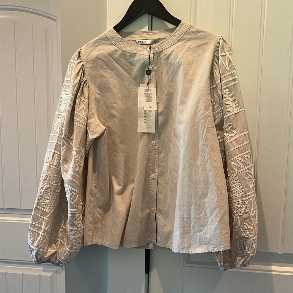 Summum NEW Beautiful  Blouse